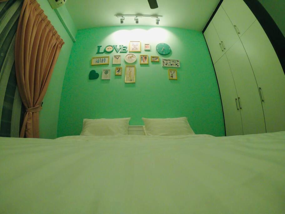 Puchong, Old Klang Road,8pax, Midvalley Pavilion 2 * Kuala Lumpur